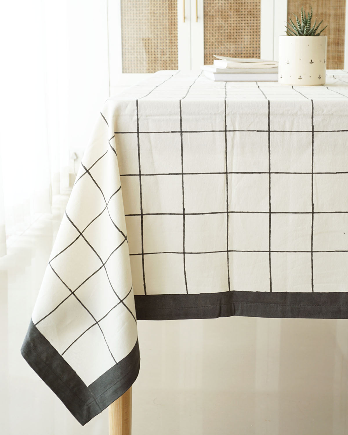 Checkered Tablecloth ( 60"x90")