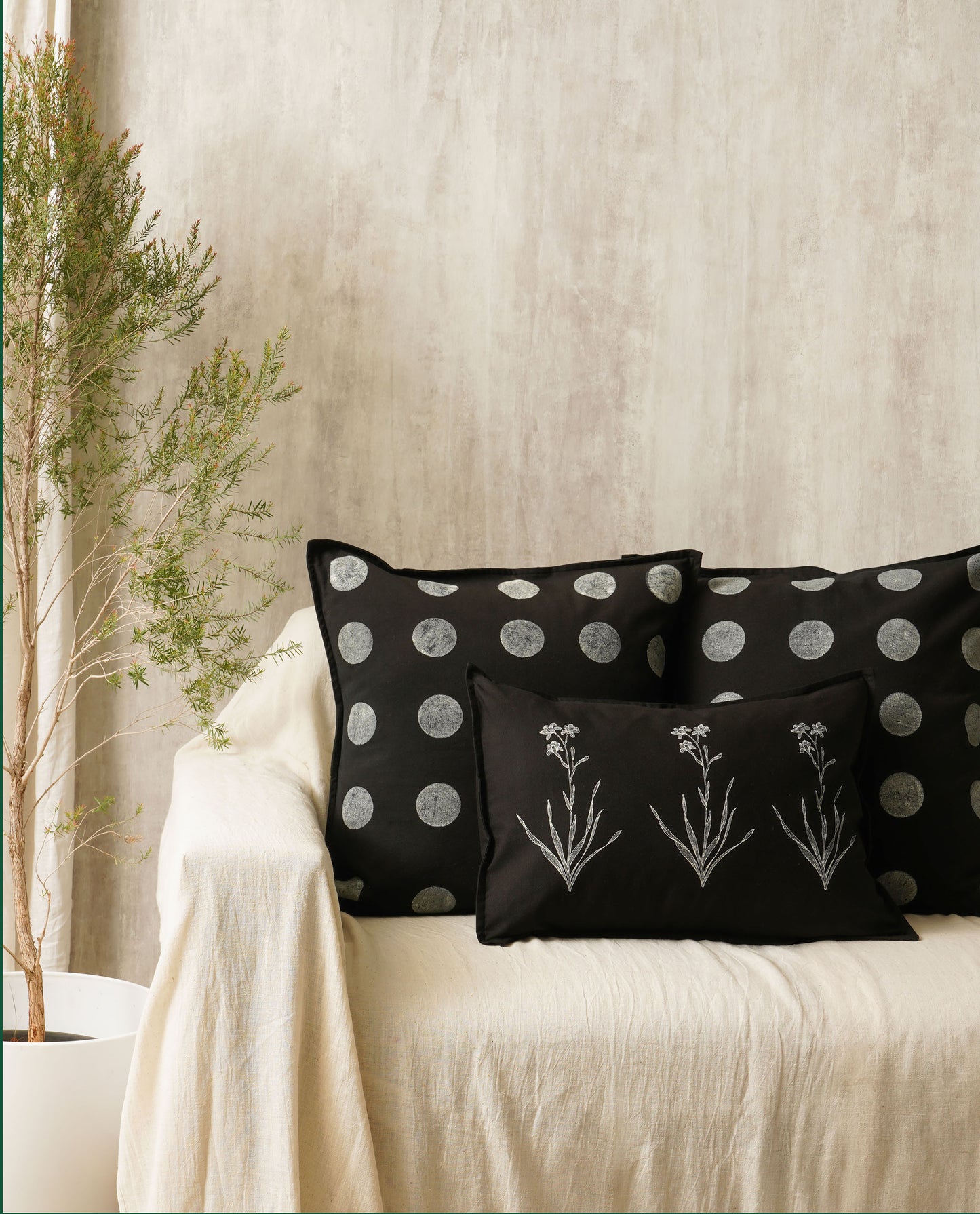 Bouquet Lumbar Cushion Cover, Black (14” X 20”)
