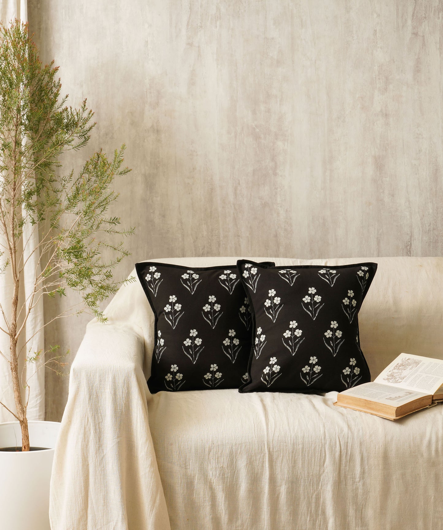 Nayantara Cushion Cover, Black (16” X 16”)