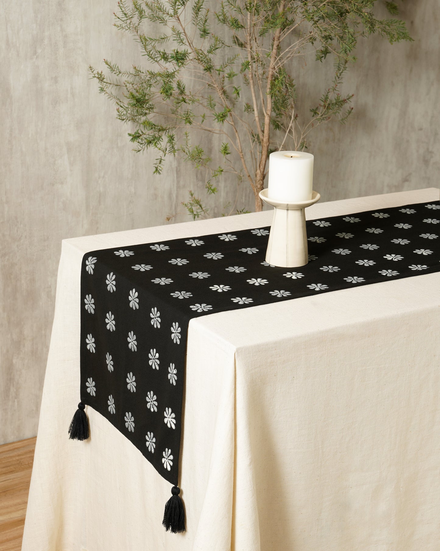 Tara Table Runner, Black
