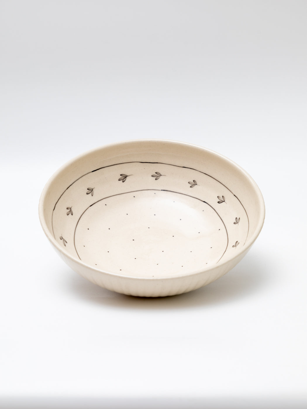 Lily Fluted Salad Bowl