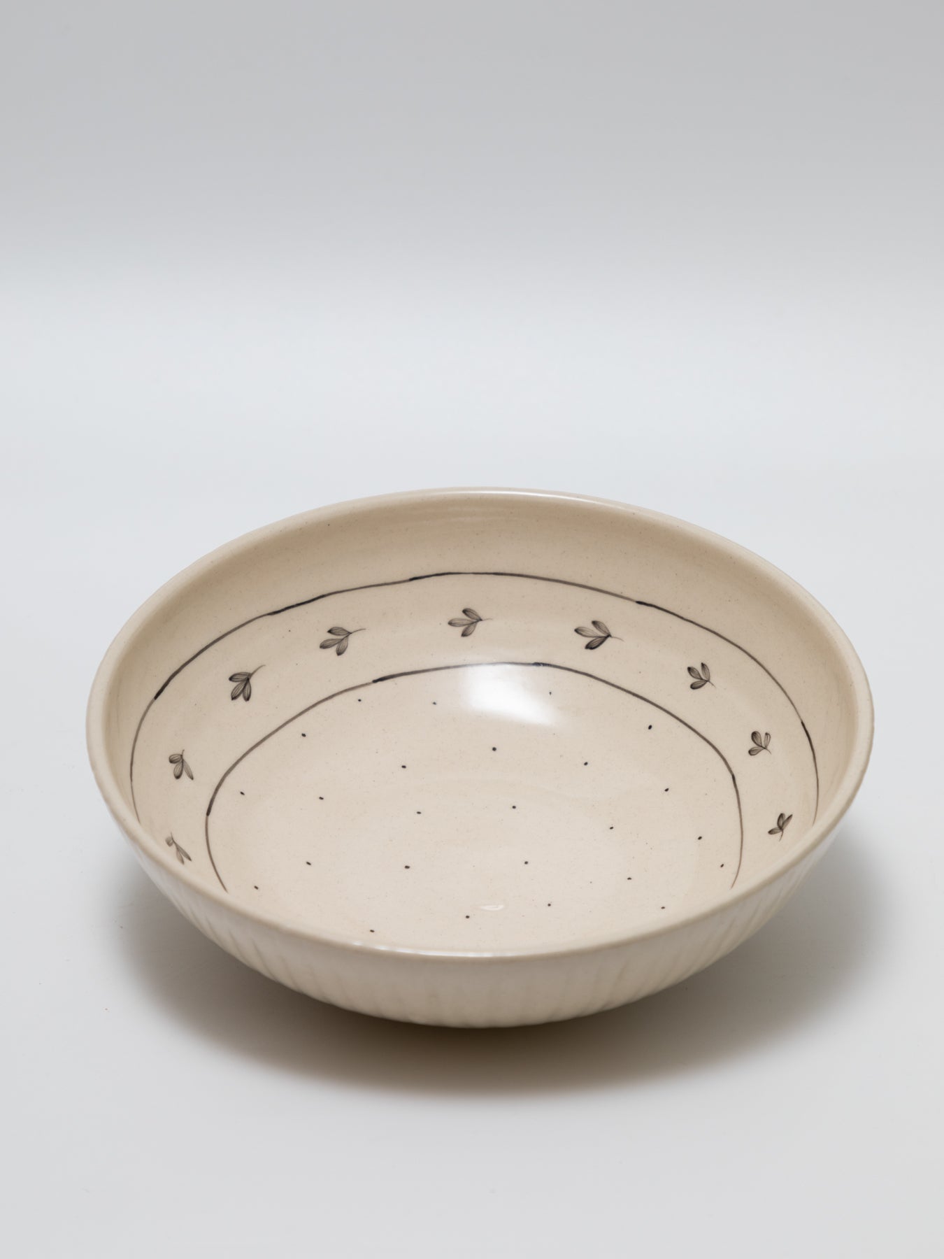 Lily Fluted Salad Bowl