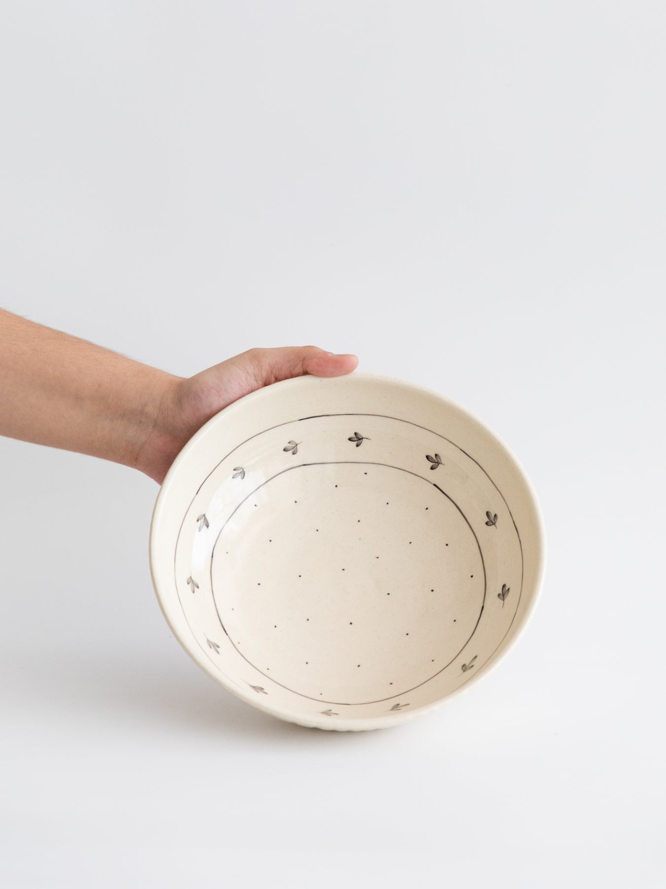 Lily Fluted Salad Bowl