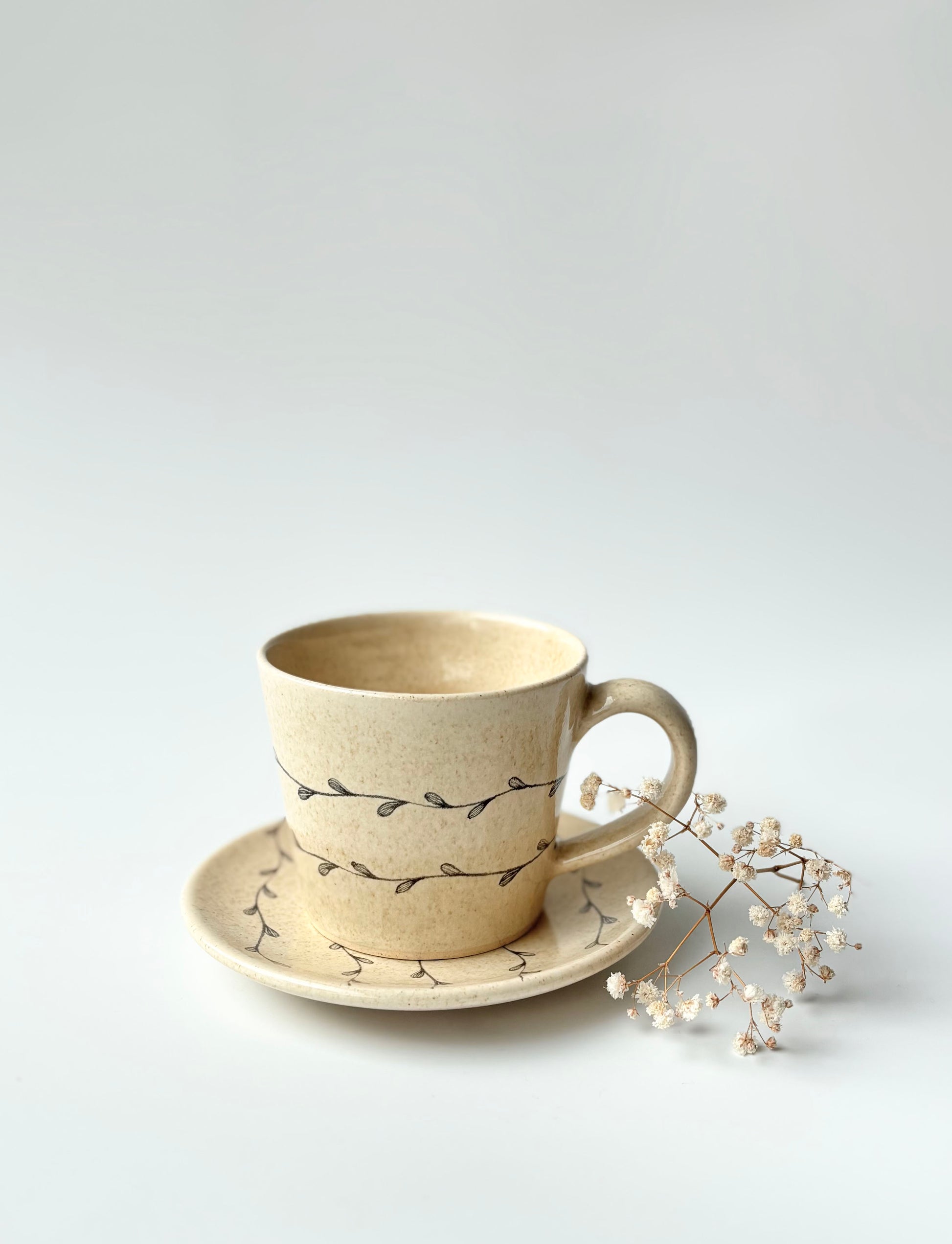 Bela Vines Teacup Set (1 Cup & 1 Saucer )