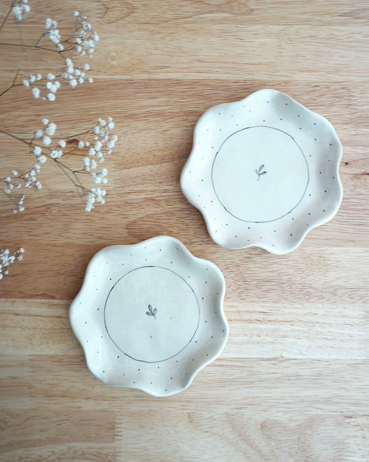 Ditsy Ruffle Plate