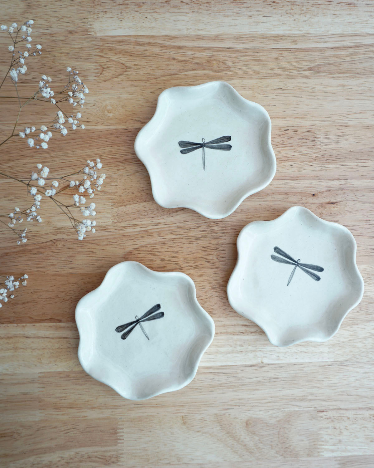 Dragonfly Ruffle Plate