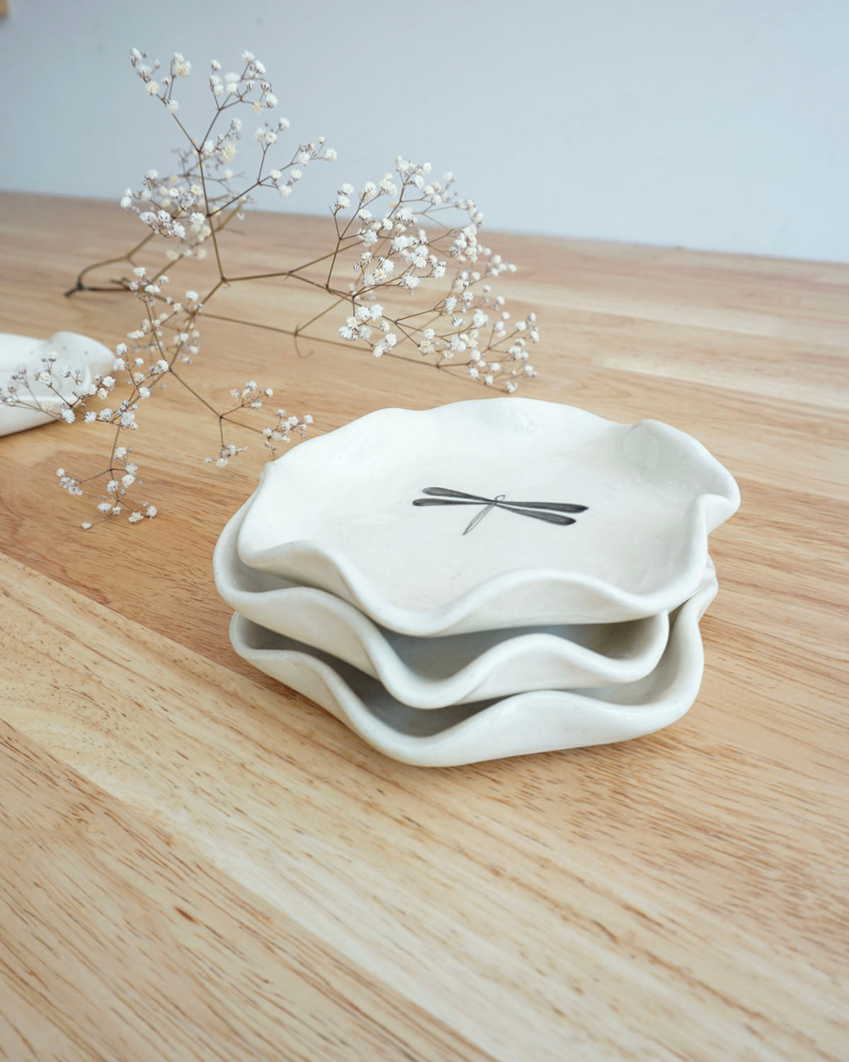 Dragonfly Ruffle Plate