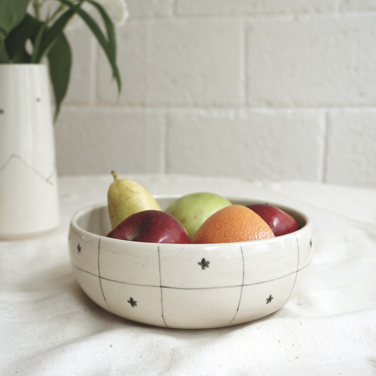 Daisy Serving Bowl
