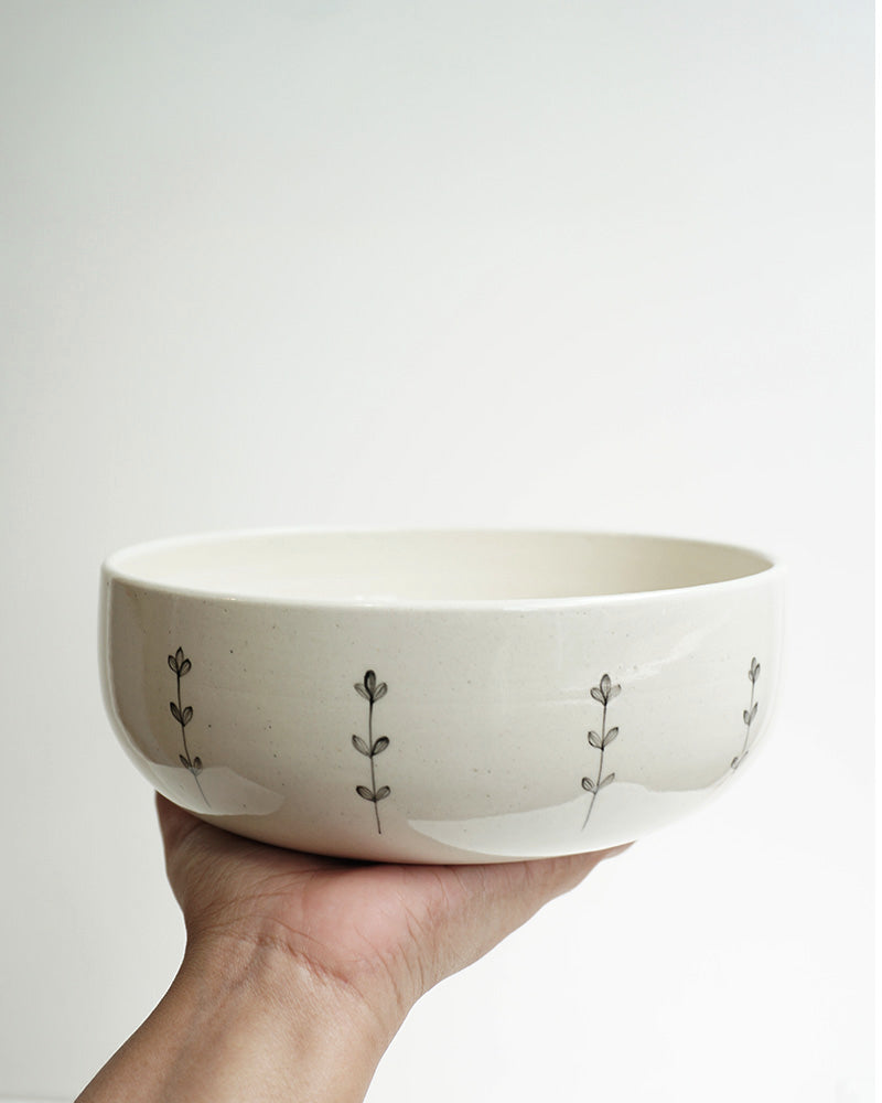 Magnolia Serving bowl
