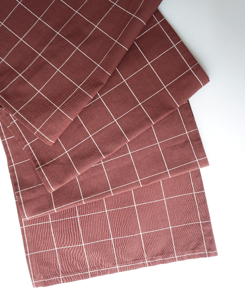 Check Table Runner, Dry Rose