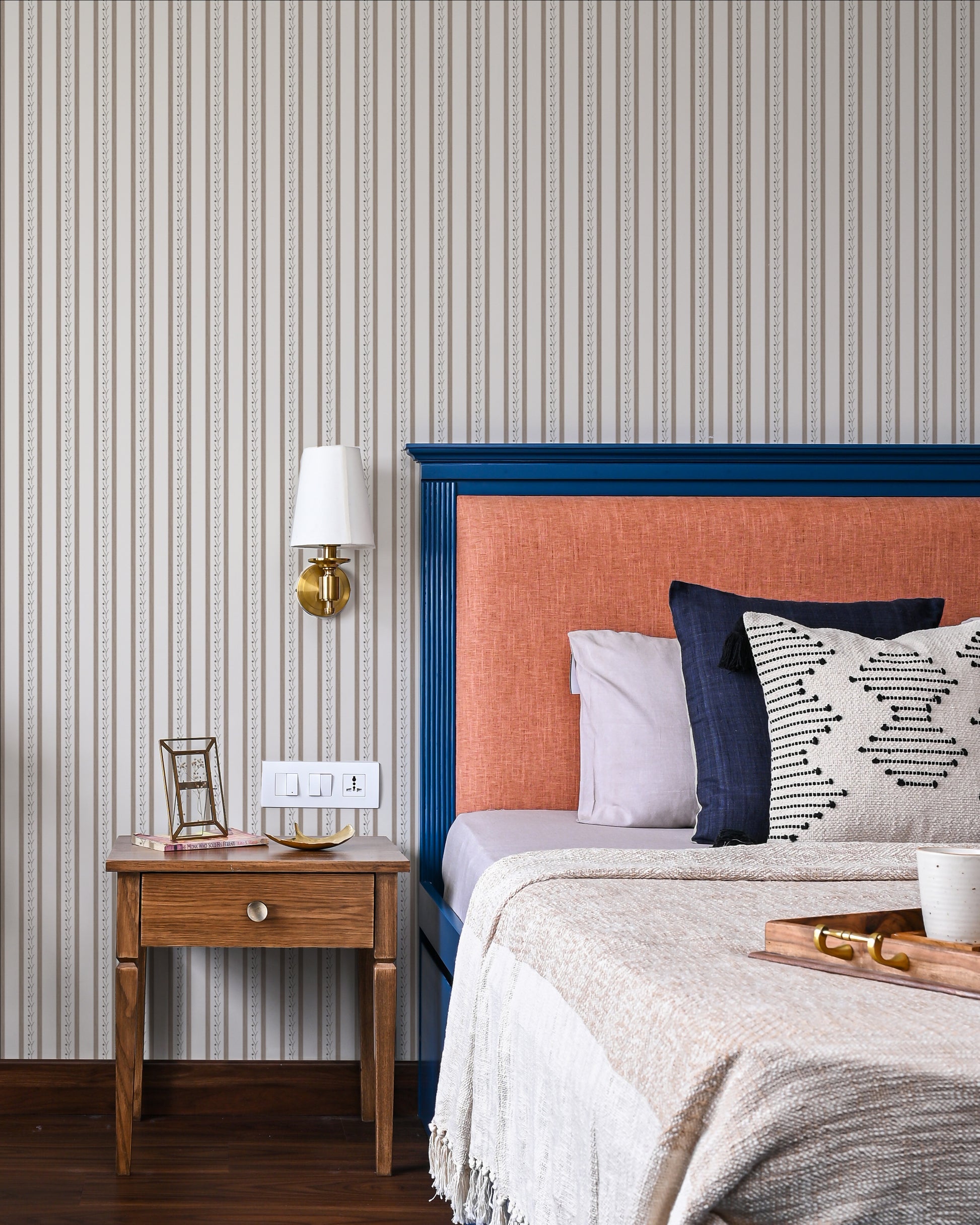 Bela Wallpaper, Blue