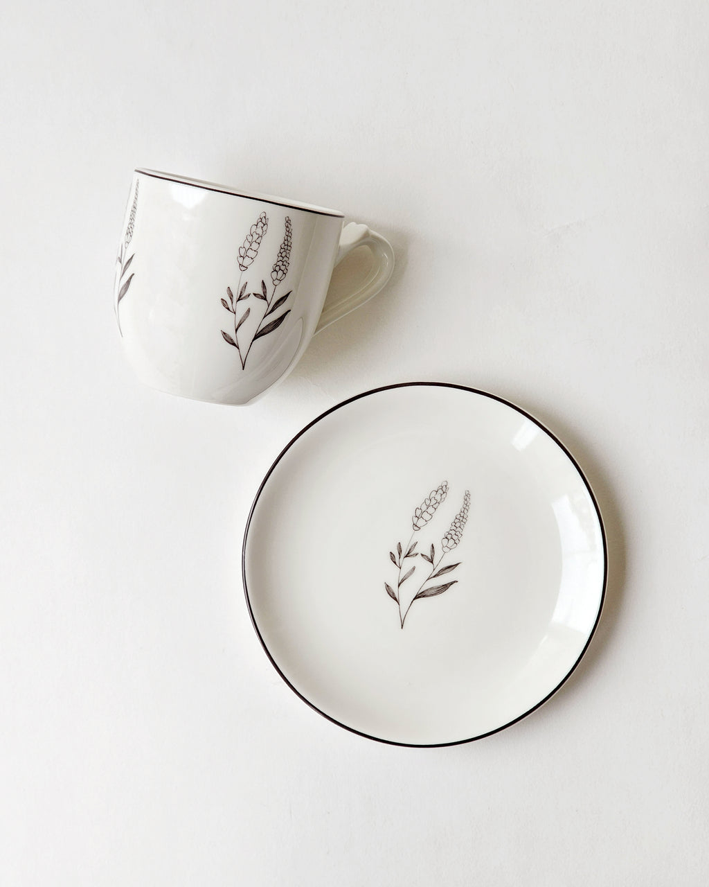 Lavender Mug & Saucer Set (1 Mug & 1 Saucer)
