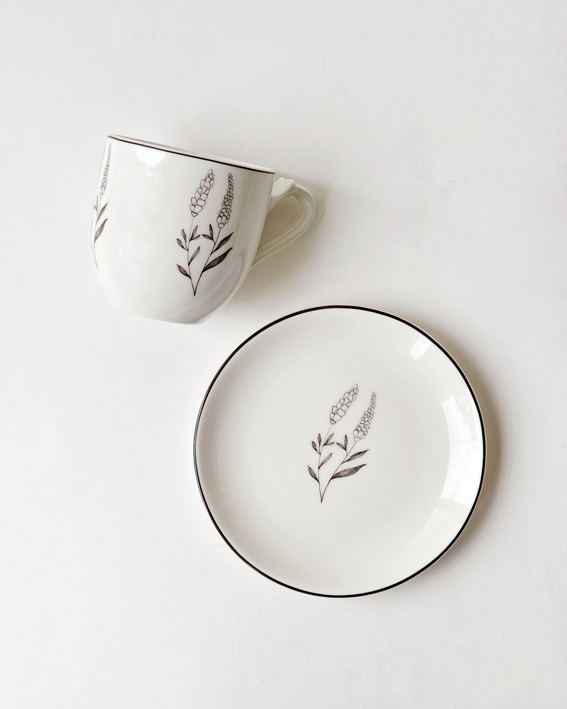 Lavender Mug & Saucer Set (1 Mug & 1 Saucer)