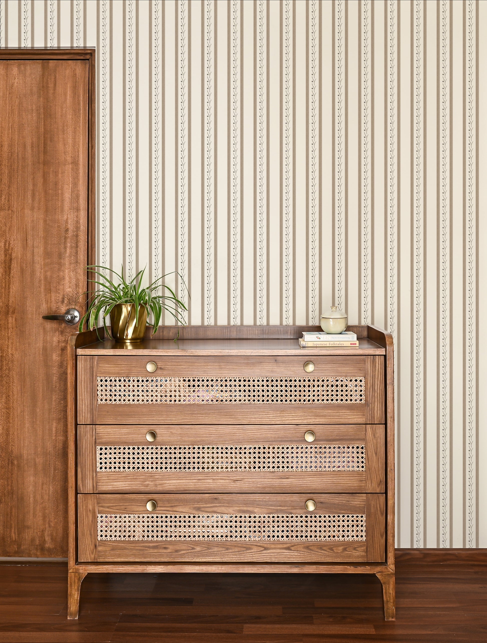 Bela Wallpaper, Beige