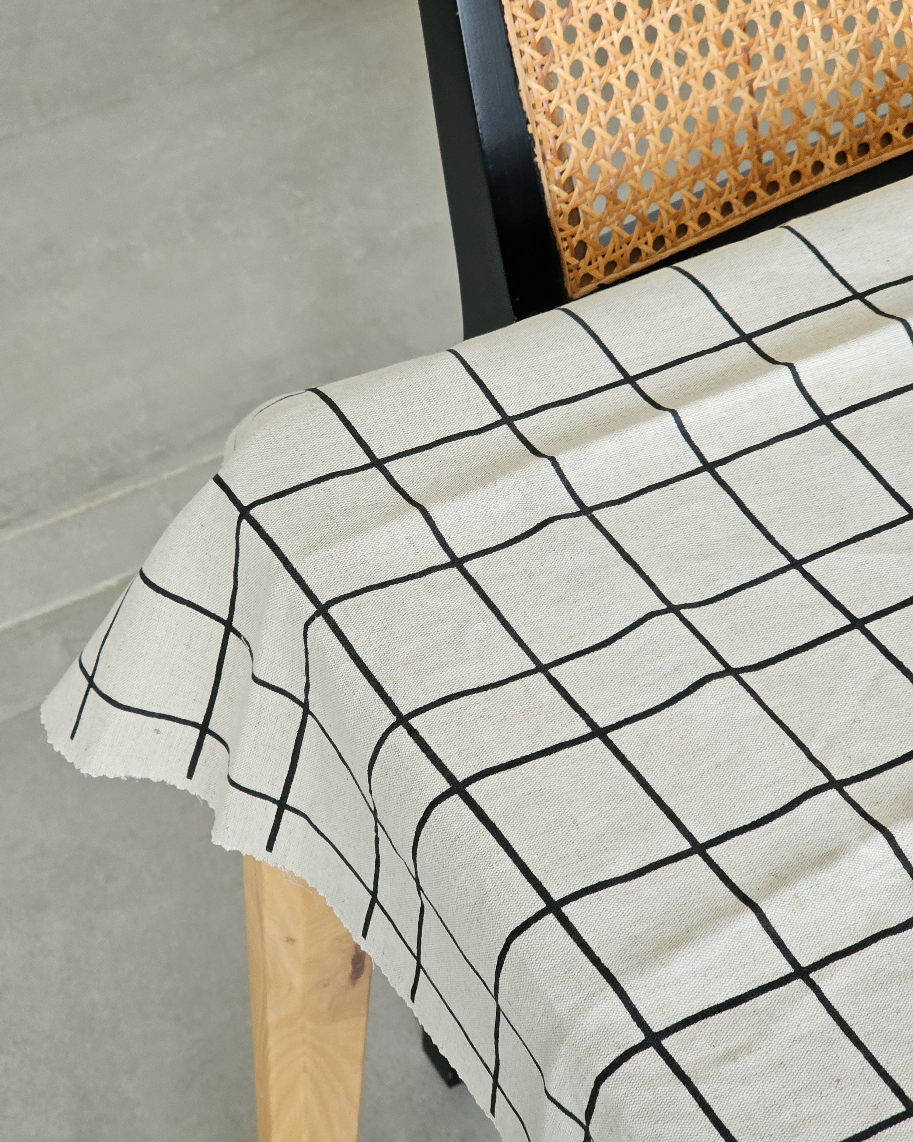 Chauko, Black – minimal indian