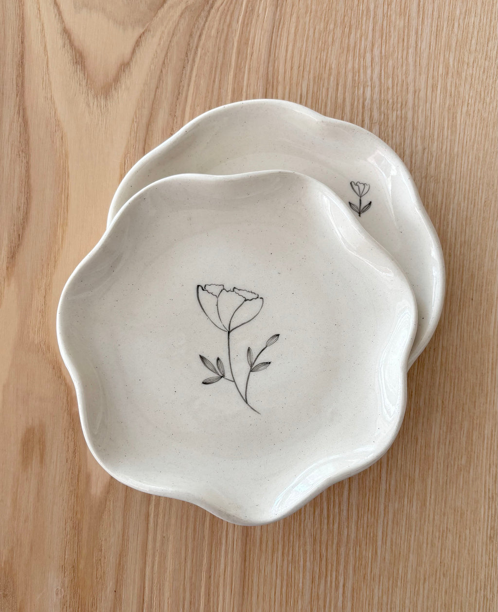 Assorted Ruffle Plates (Set of 2)