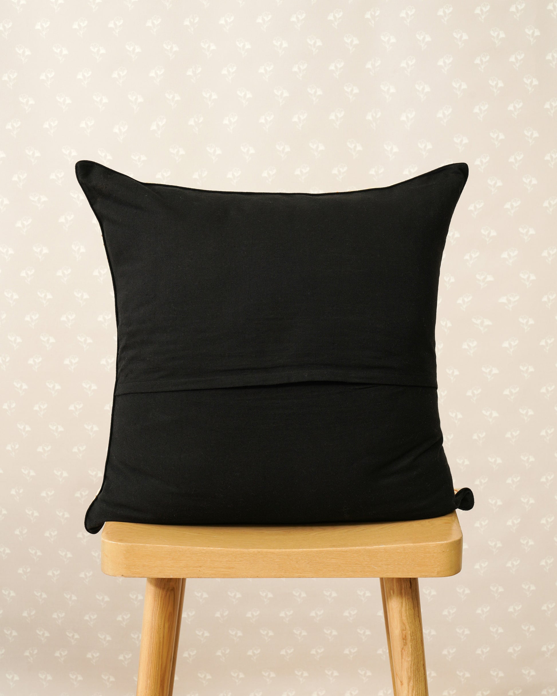 Oasis Cushion Cover ( 20"x20" )