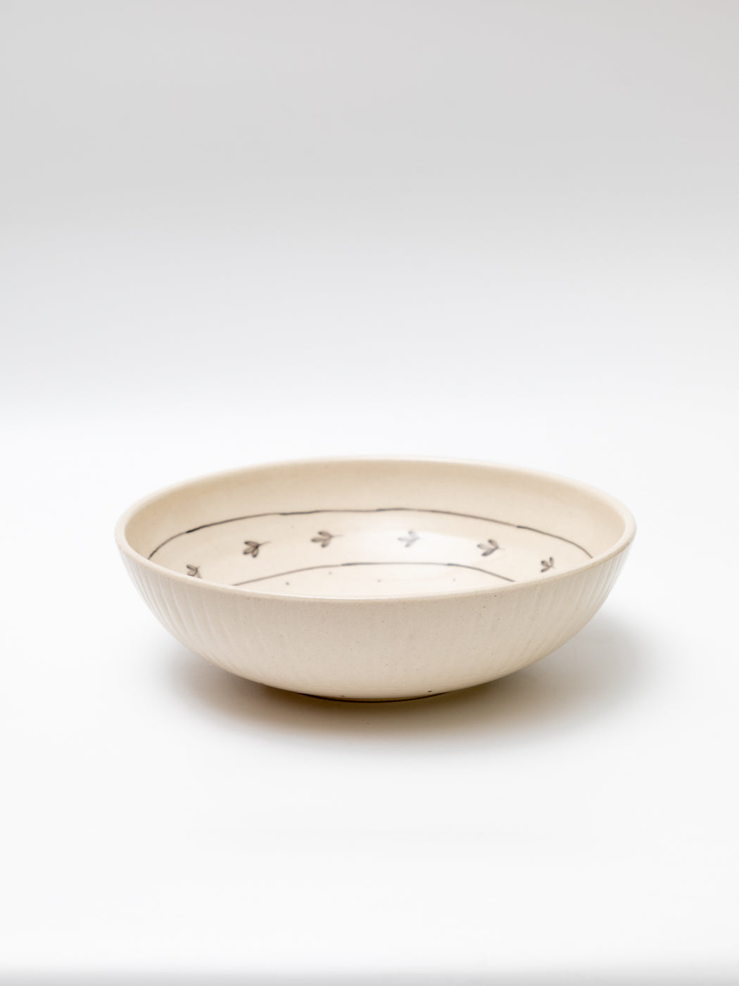 Lily Fluted Salad Bowl
