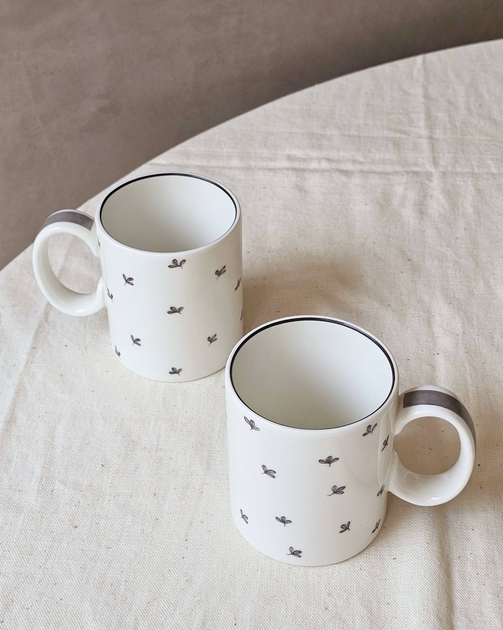 Bela Mugs (Set of 2)