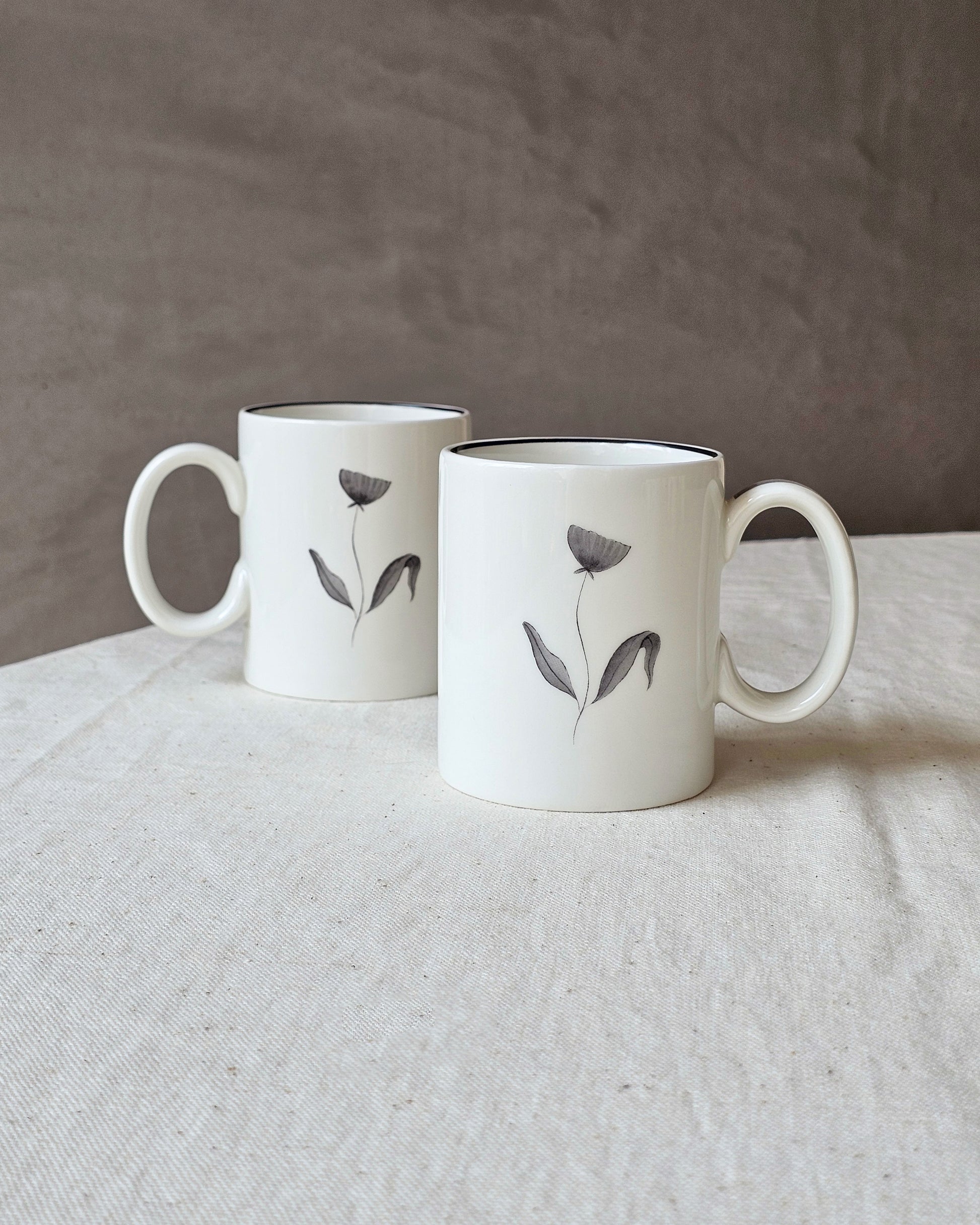 Carnation Mugs (Set of 2)