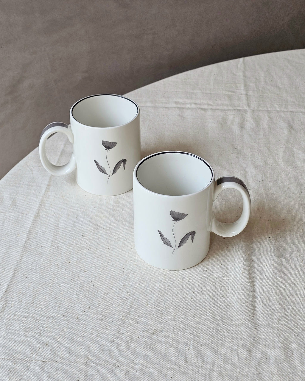 Carnation Mugs (Set of 2)