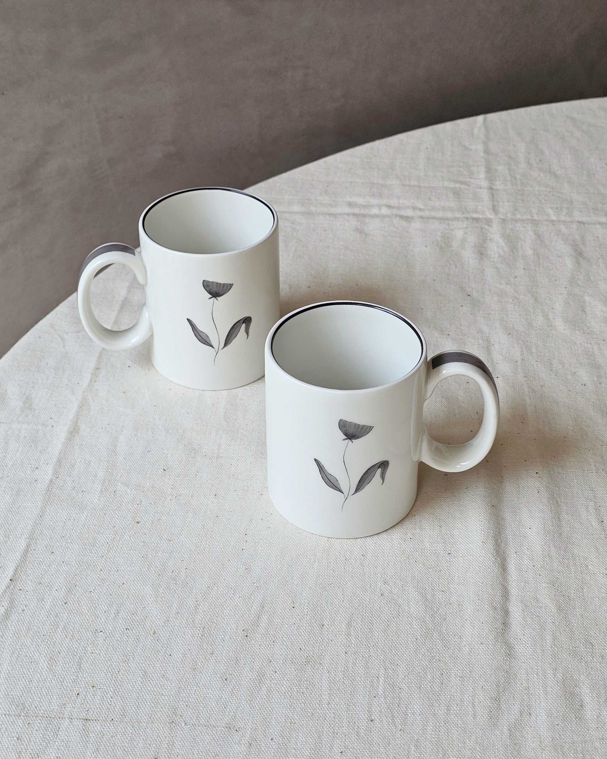 Carnation Mugs (Set of 2)