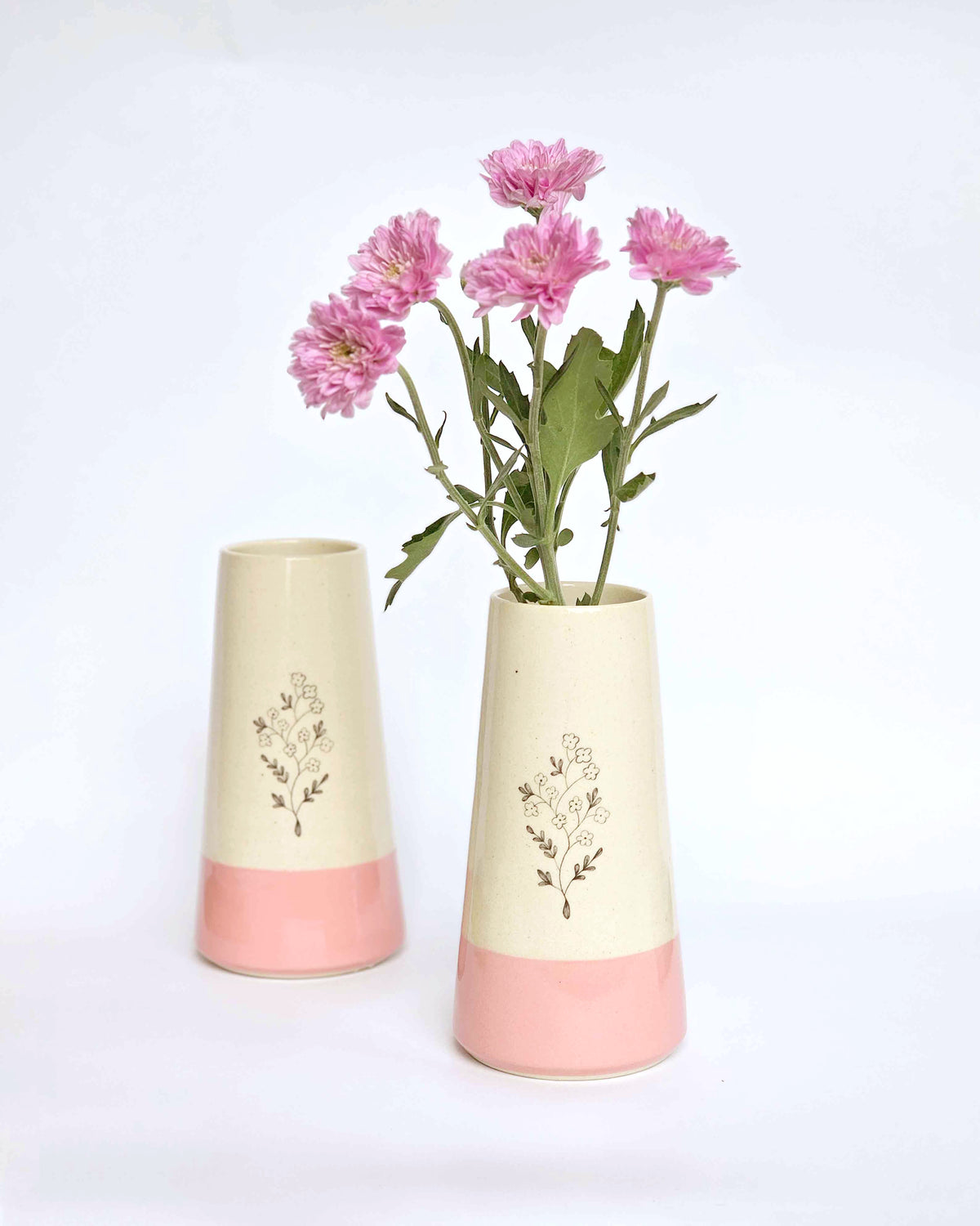 Chameli  Vase (1 Piece)