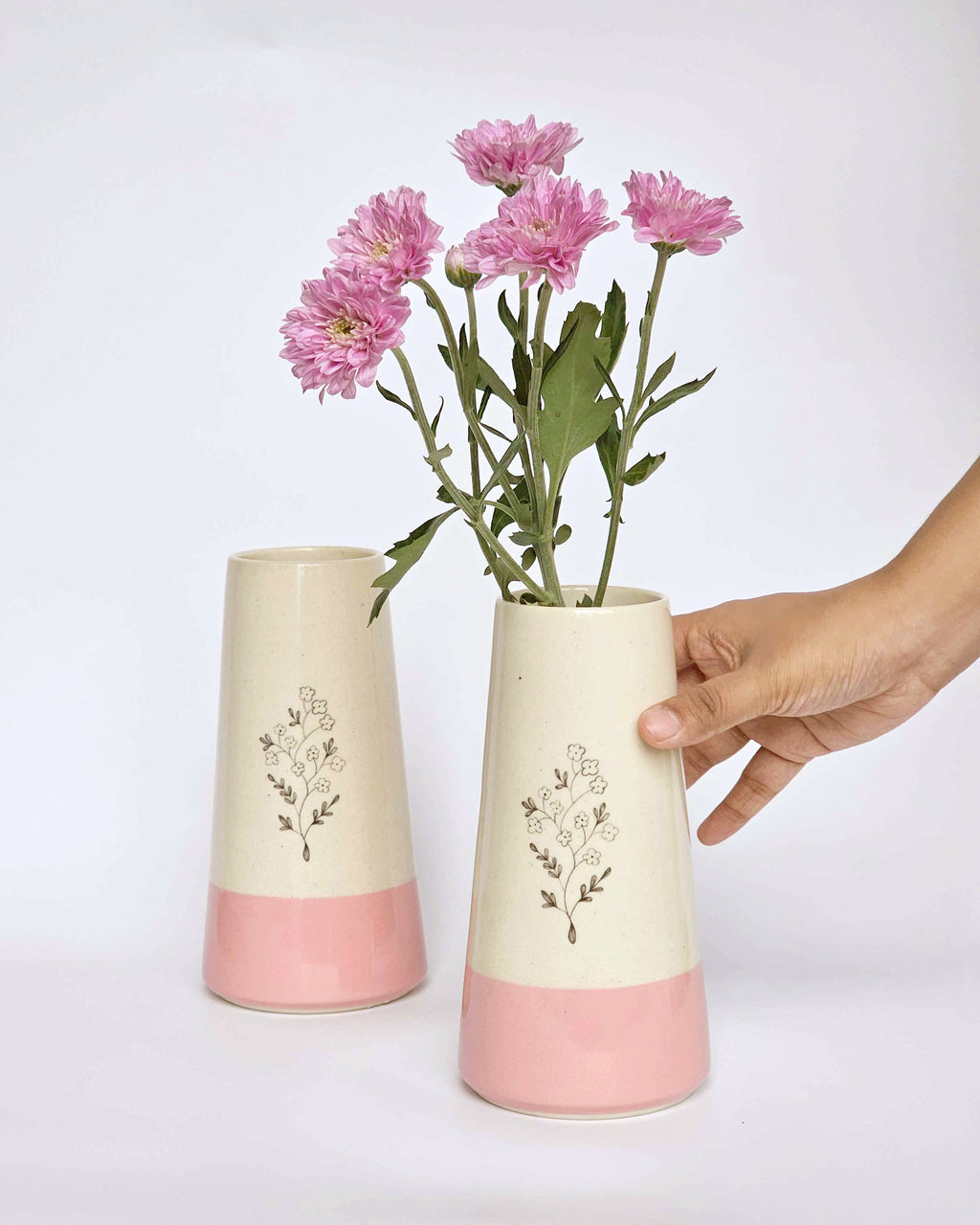 Chameli  Vase (1 Piece)
