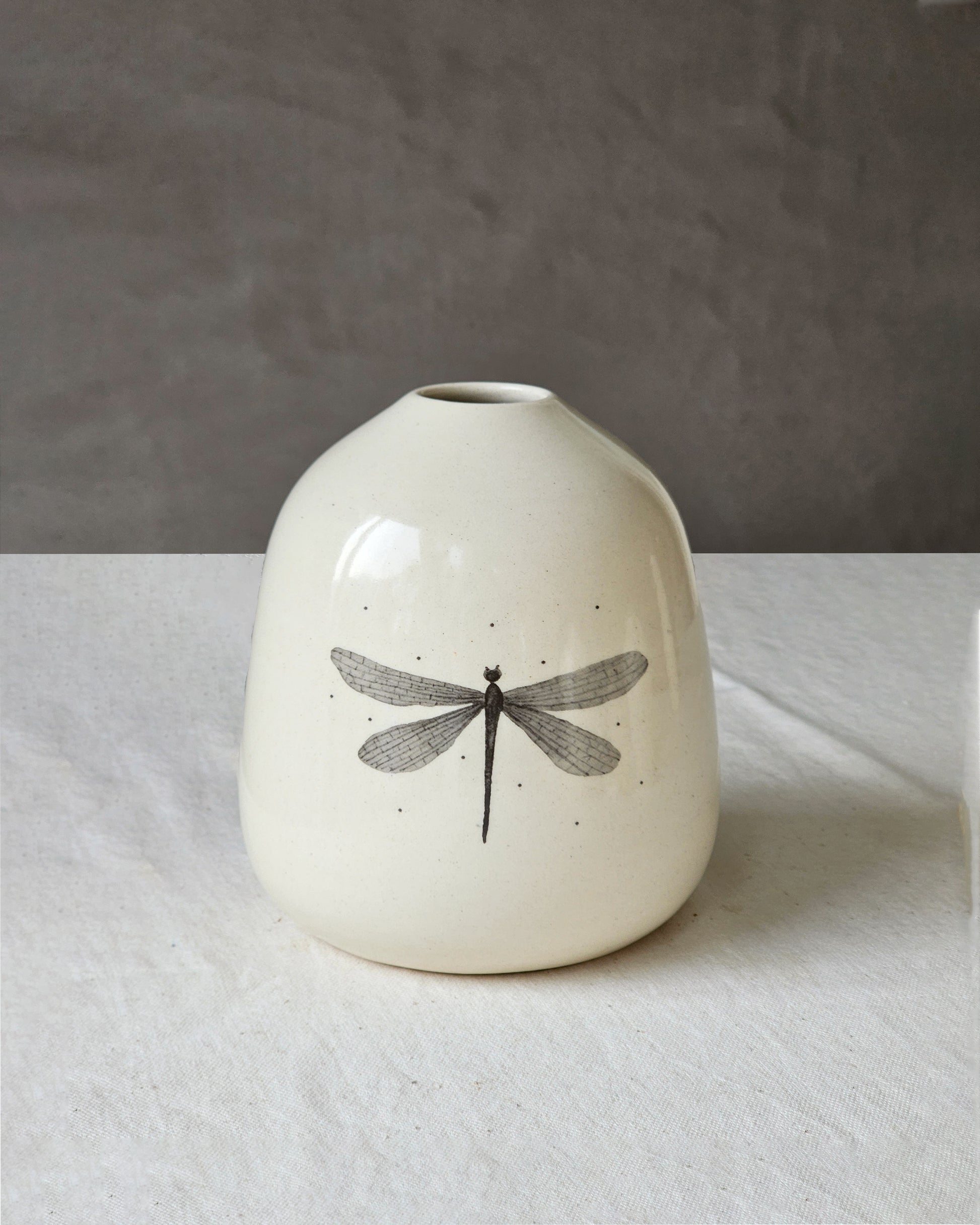 Dragonfly Vase (1 Piece)