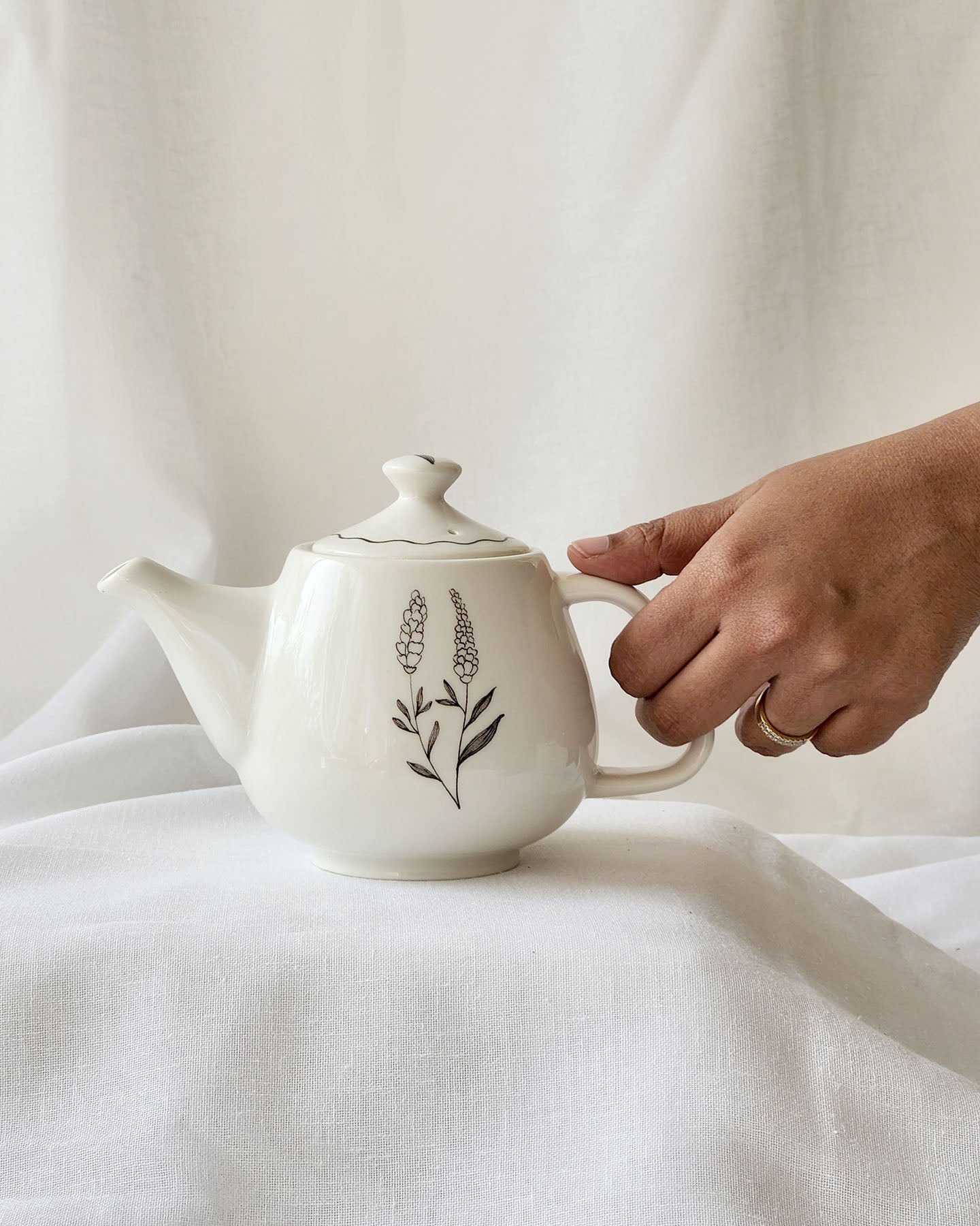 Lavender Teapot (1 Piece)