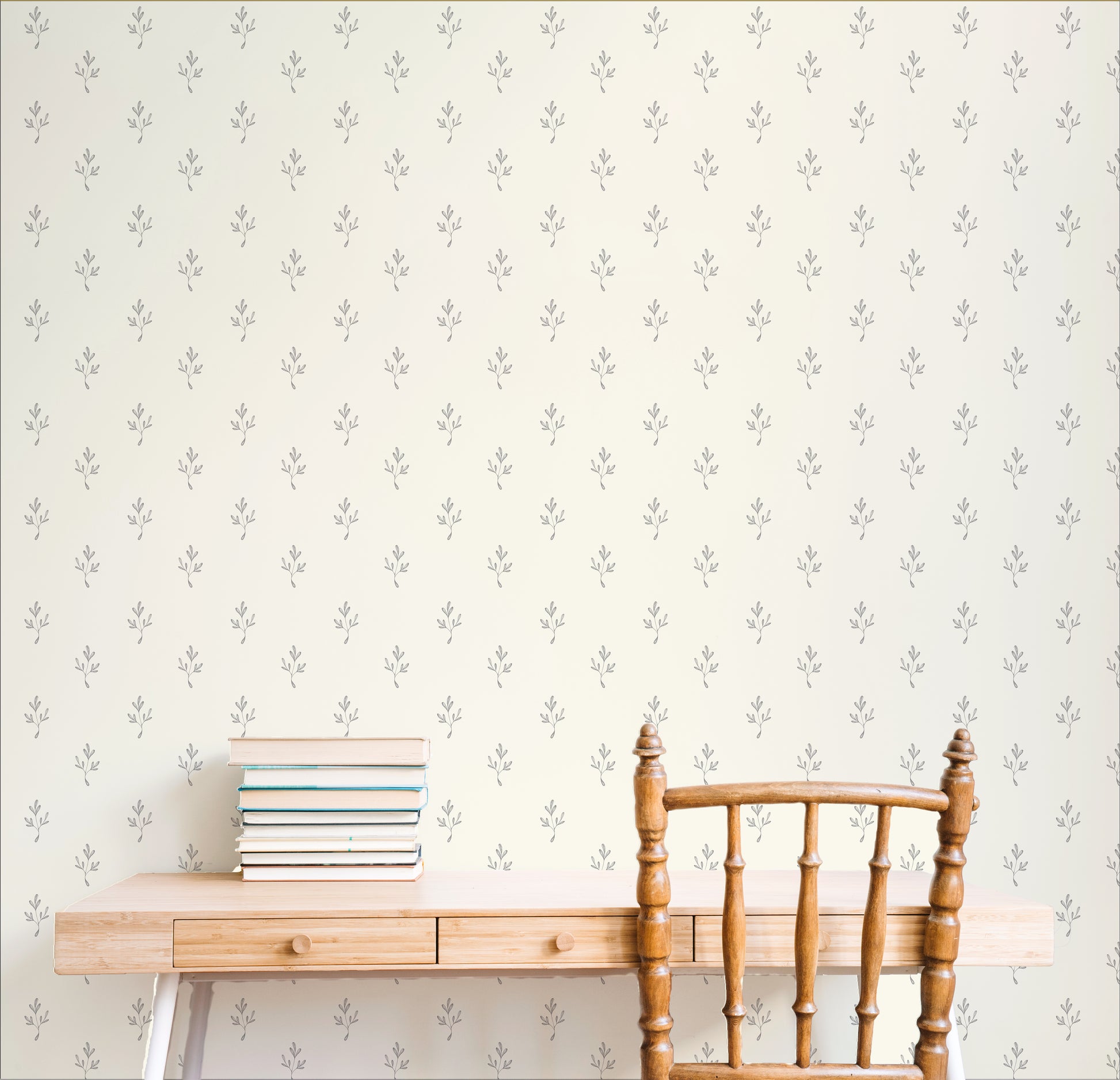 Lily Wallpaper, Grey