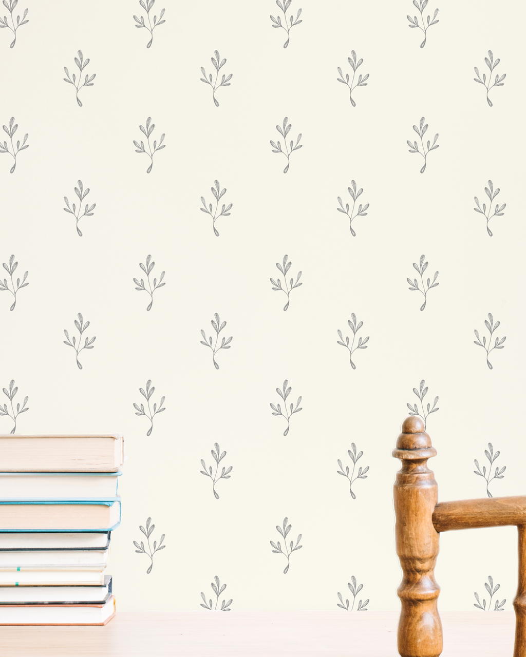 Lily Wallpaper, Grey