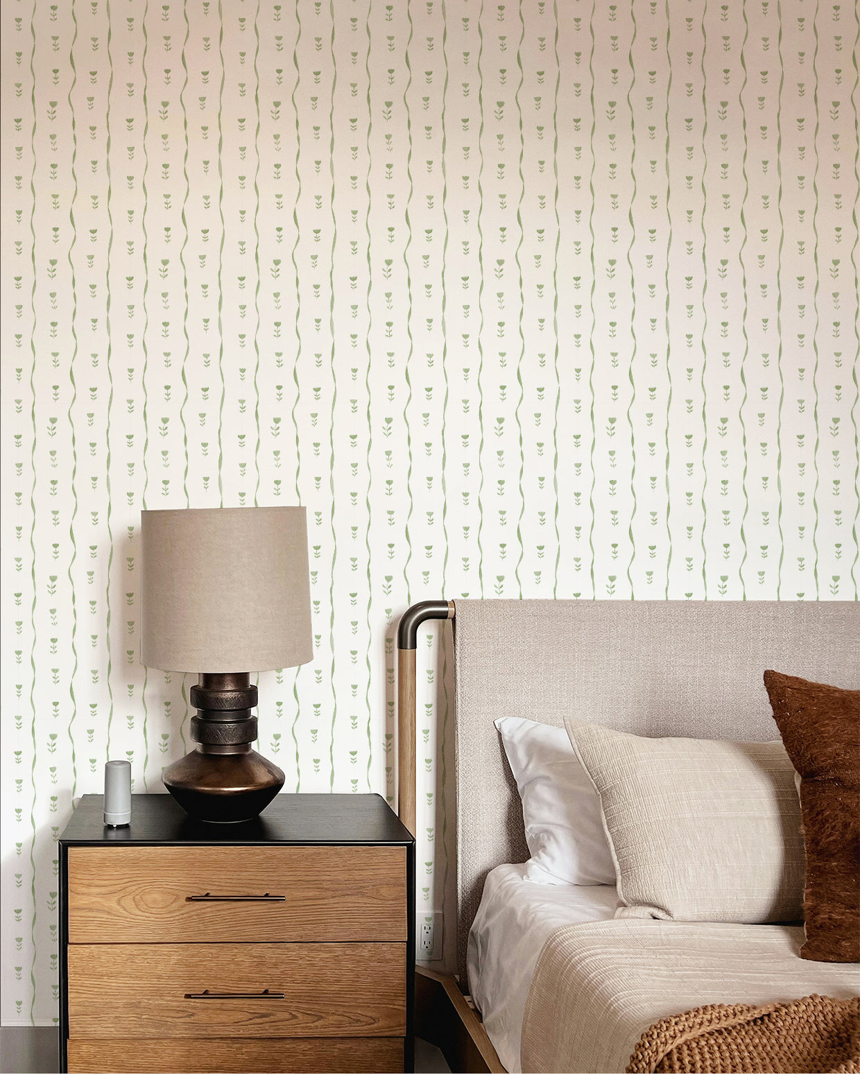 Luna Vine Wallpaper, Sage