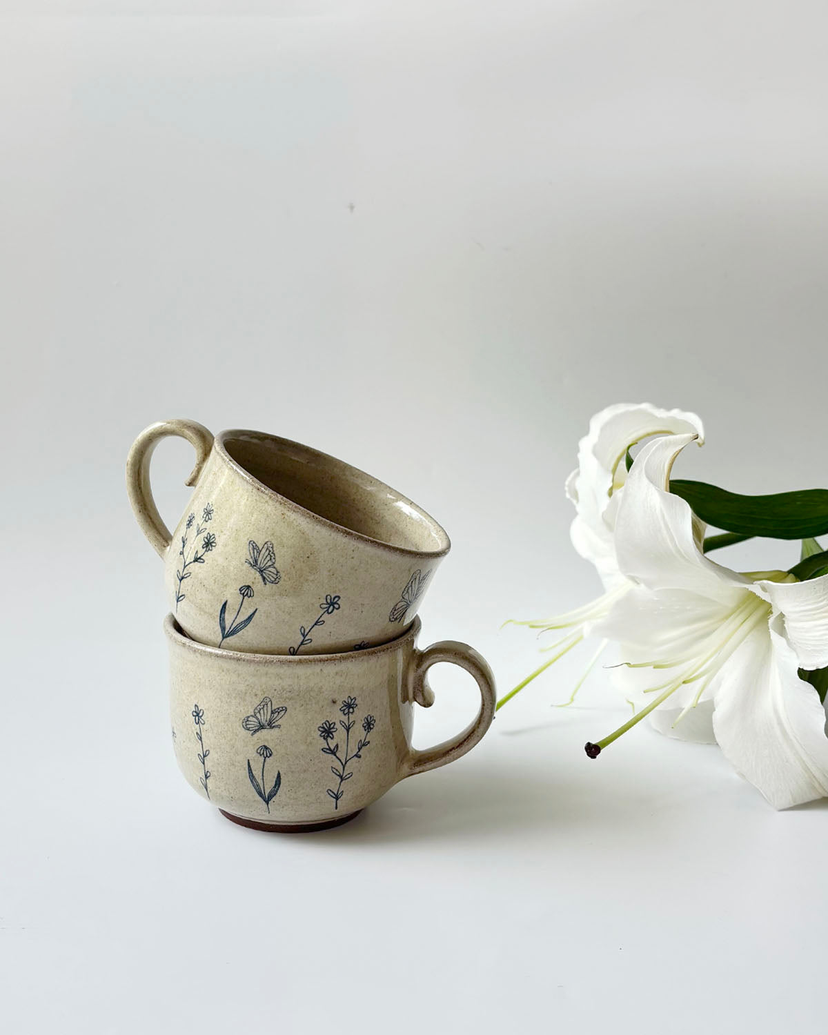 Meadow Flora Teacup (1 Cup & 1 Saucer )