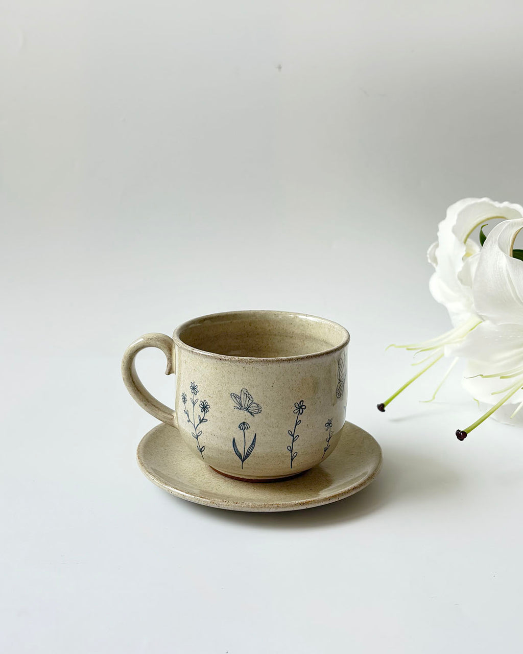 Meadow Flora Teacup (1 Cup & 1 Saucer )