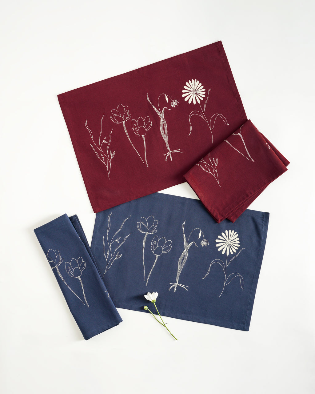 Gardenia Tablemats, Maroon  ( Set of 4 )