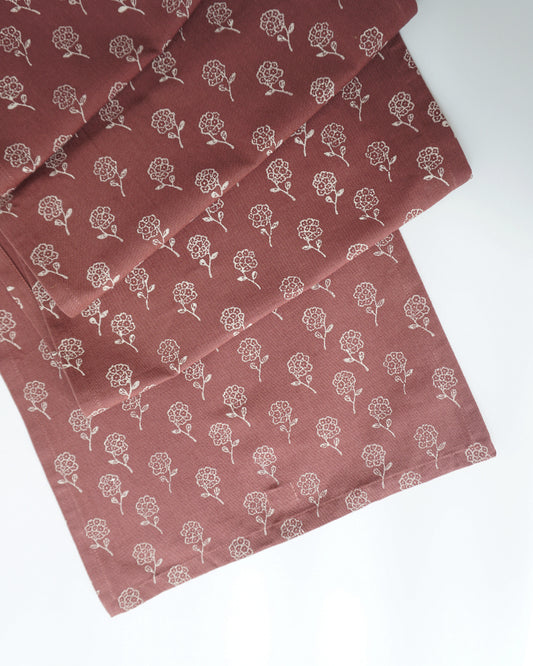 Tagar Table Runner, Dry Rose